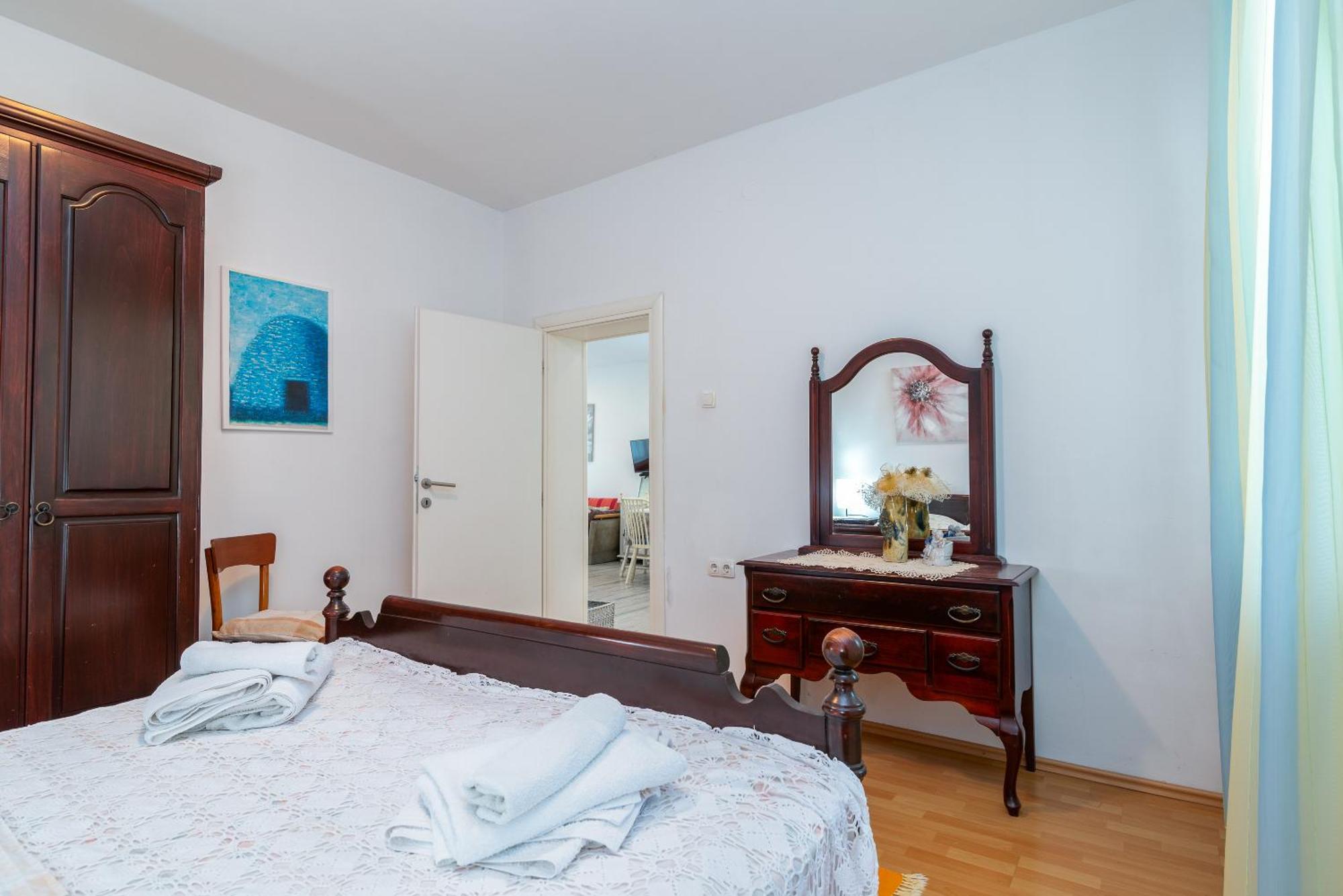 Apartman Duje โตรกีร์ ภายนอก รูปภาพ
