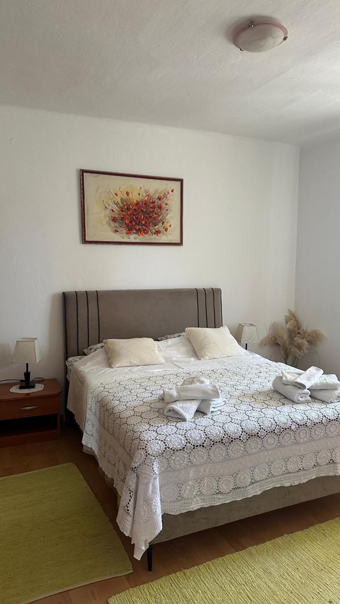 Apartman Duje โตรกีร์ ภายนอก รูปภาพ