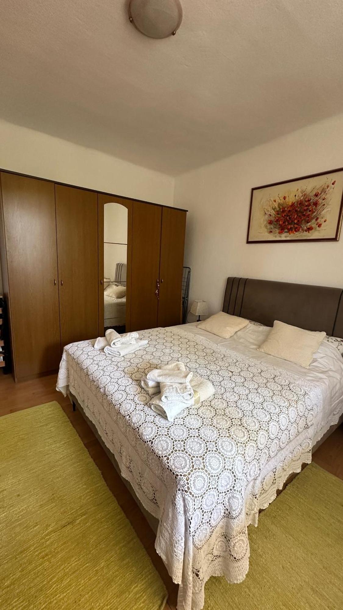 Apartman Duje โตรกีร์ ภายนอก รูปภาพ