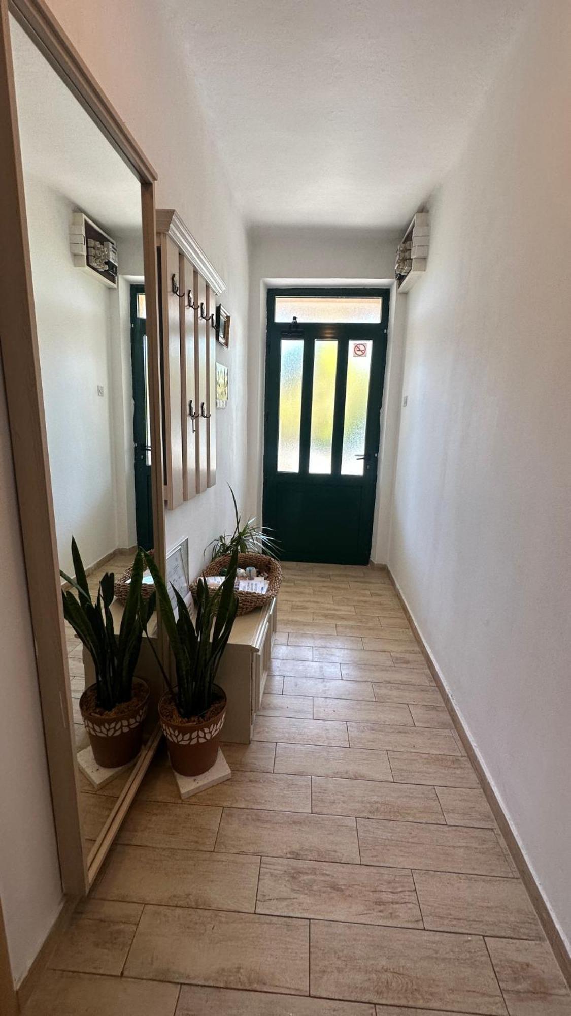 Apartman Duje โตรกีร์ ภายนอก รูปภาพ