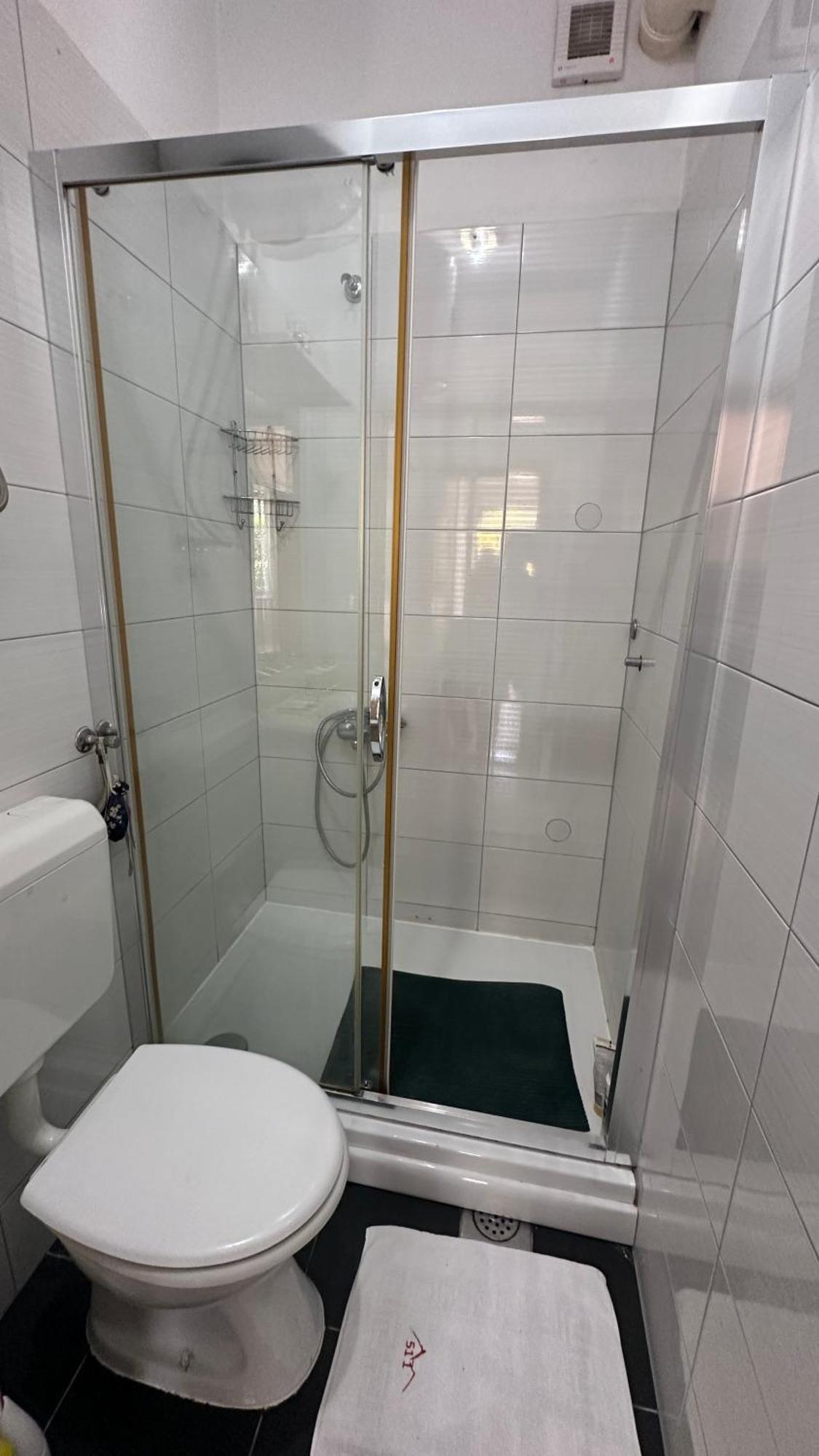Apartman Duje โตรกีร์ ภายนอก รูปภาพ